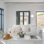 House Y In Tinos Kardhiani
