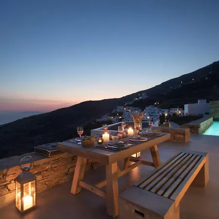 House Y In Tinos Kardhiani